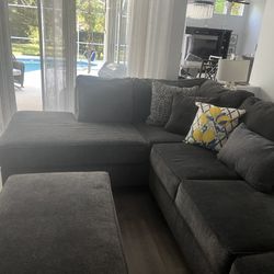 BROYHILL TRIPOLI GRAY SECTIONAL AND END TABLES 
