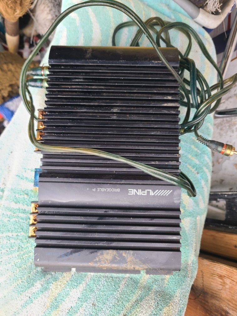 Alpine 3522s Power Amplifier