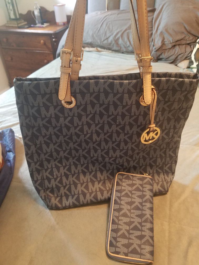 Michael Kors large tote with matching wallet