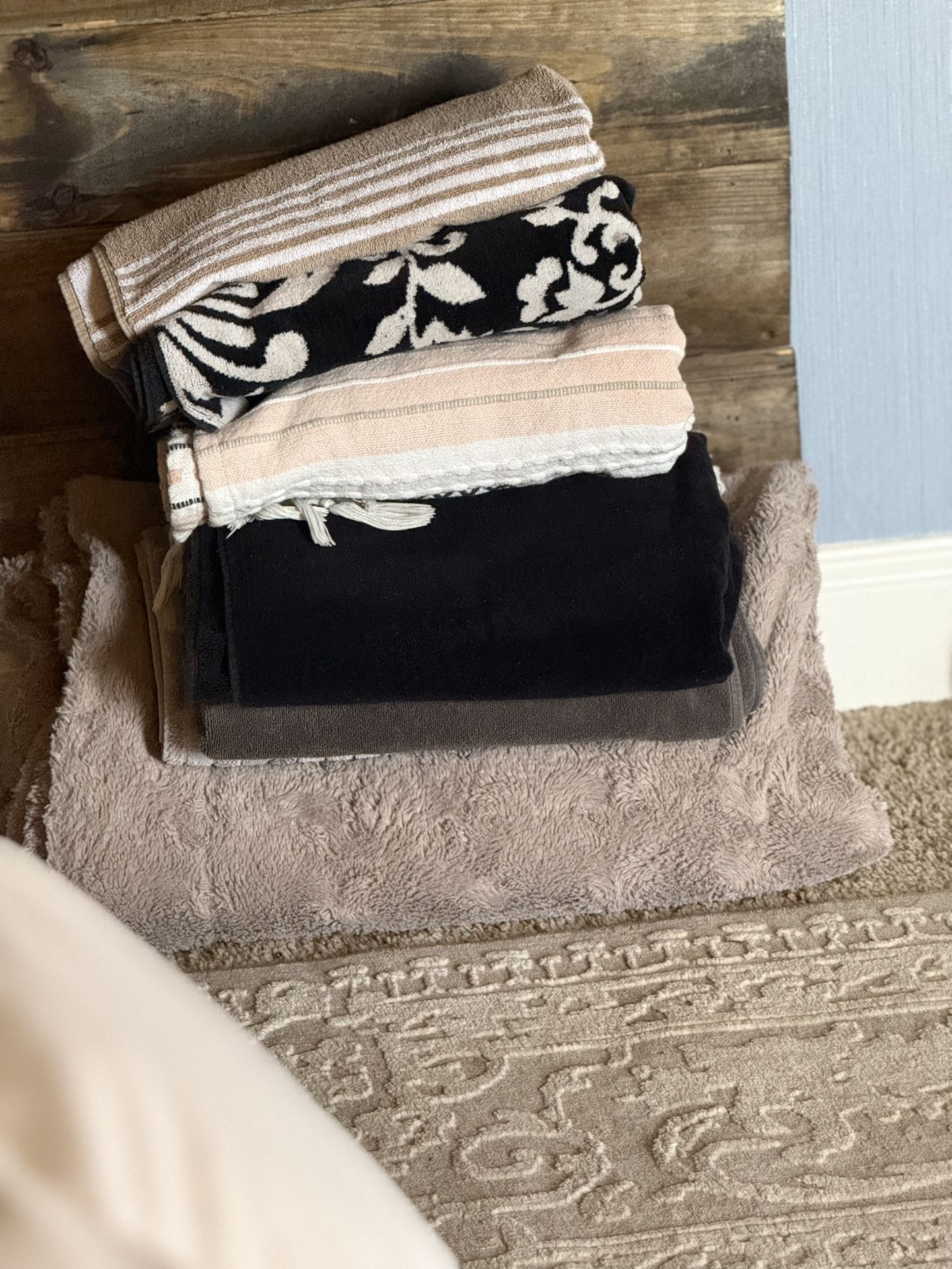 Free-blanket And Bath Towels