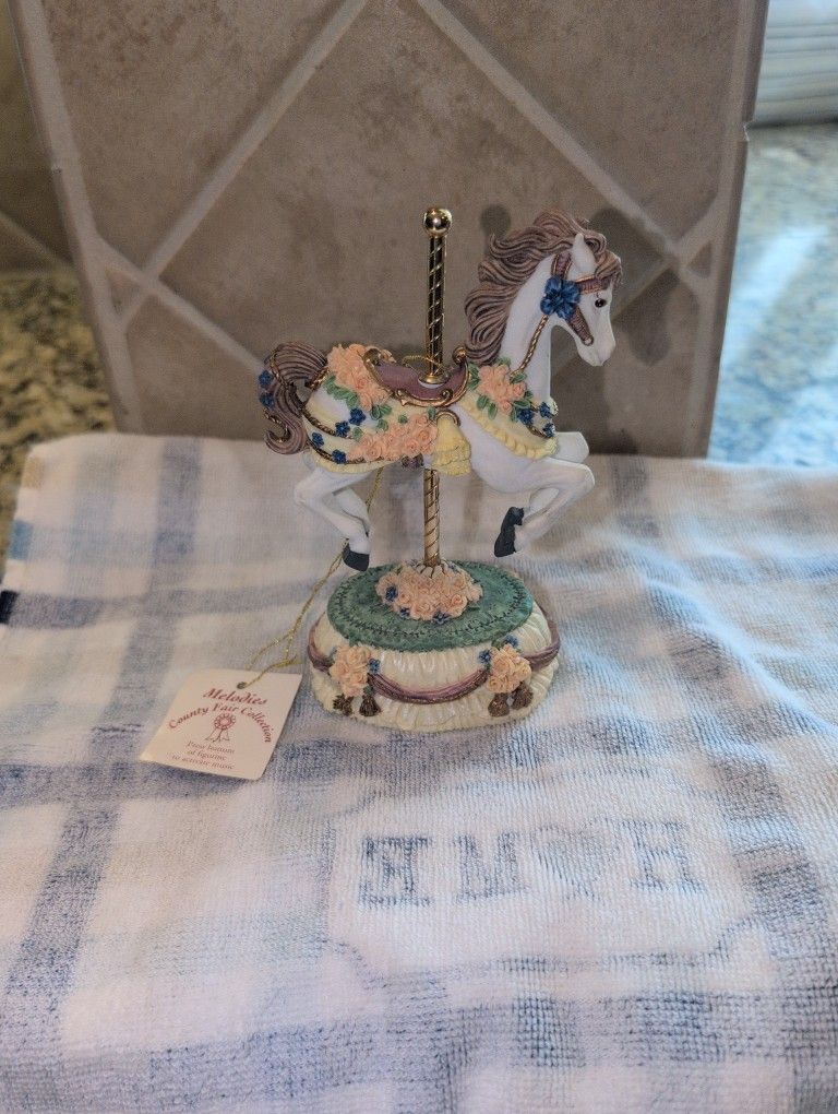 vintage Heritage House carousel horse music box from the Melodies County Fair Collection.