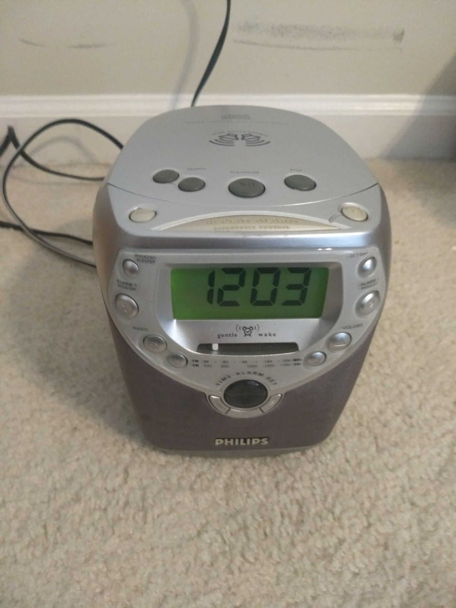 Radio alarm cd player