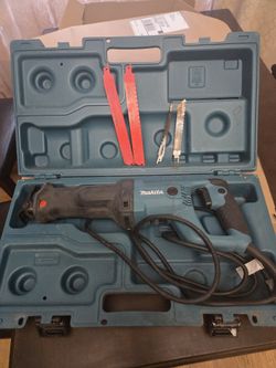 Makita 11 amps Corded Brushed Reciprocating Saw