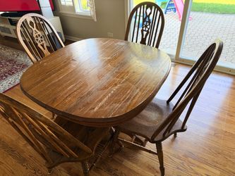 Oak Dining Table with 4 Windsor Chairs