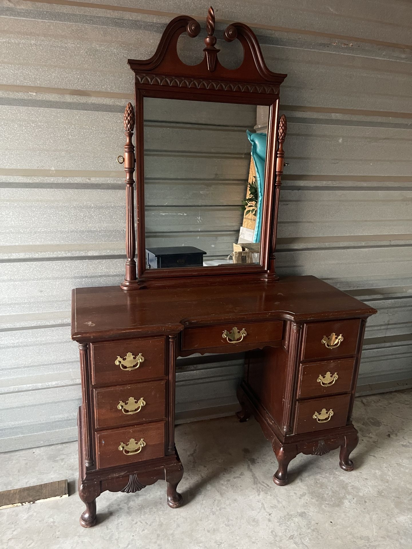 Antique Vanity With Mirror
