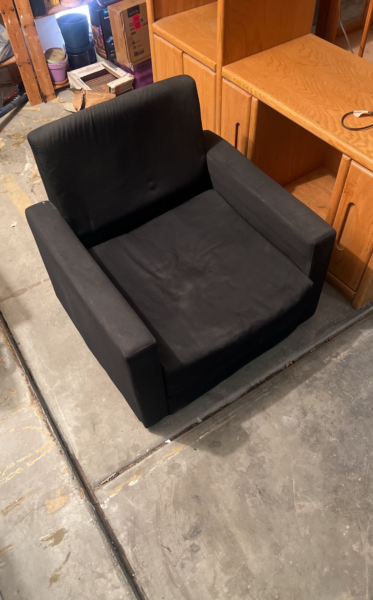 Tri-fold Down Flip Out Lounger/sleeper Chair