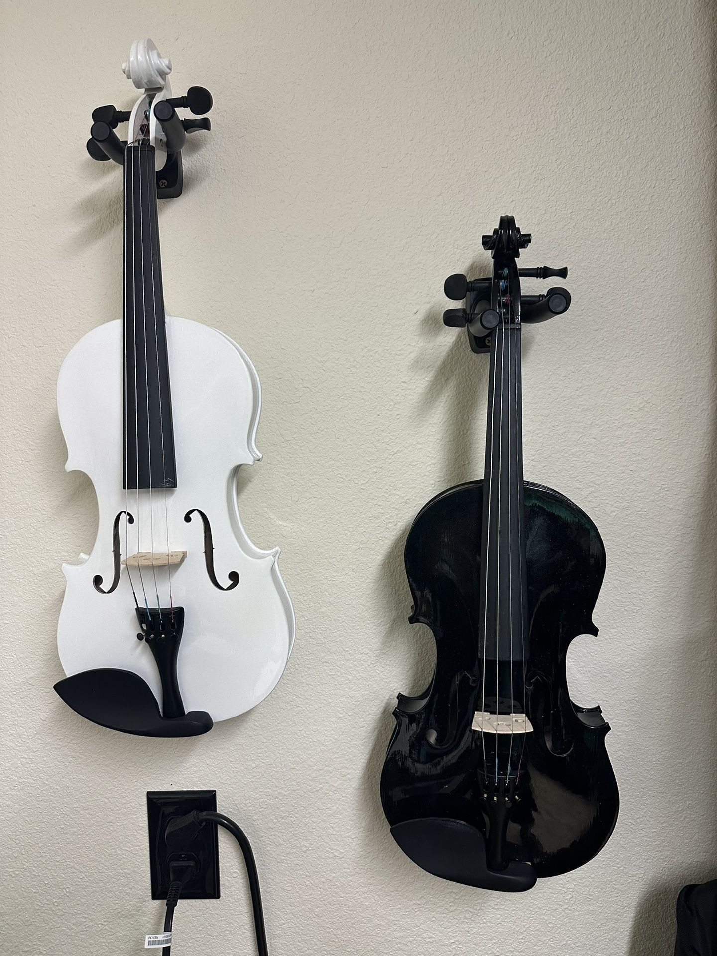 4/4 White and Black Violin Set