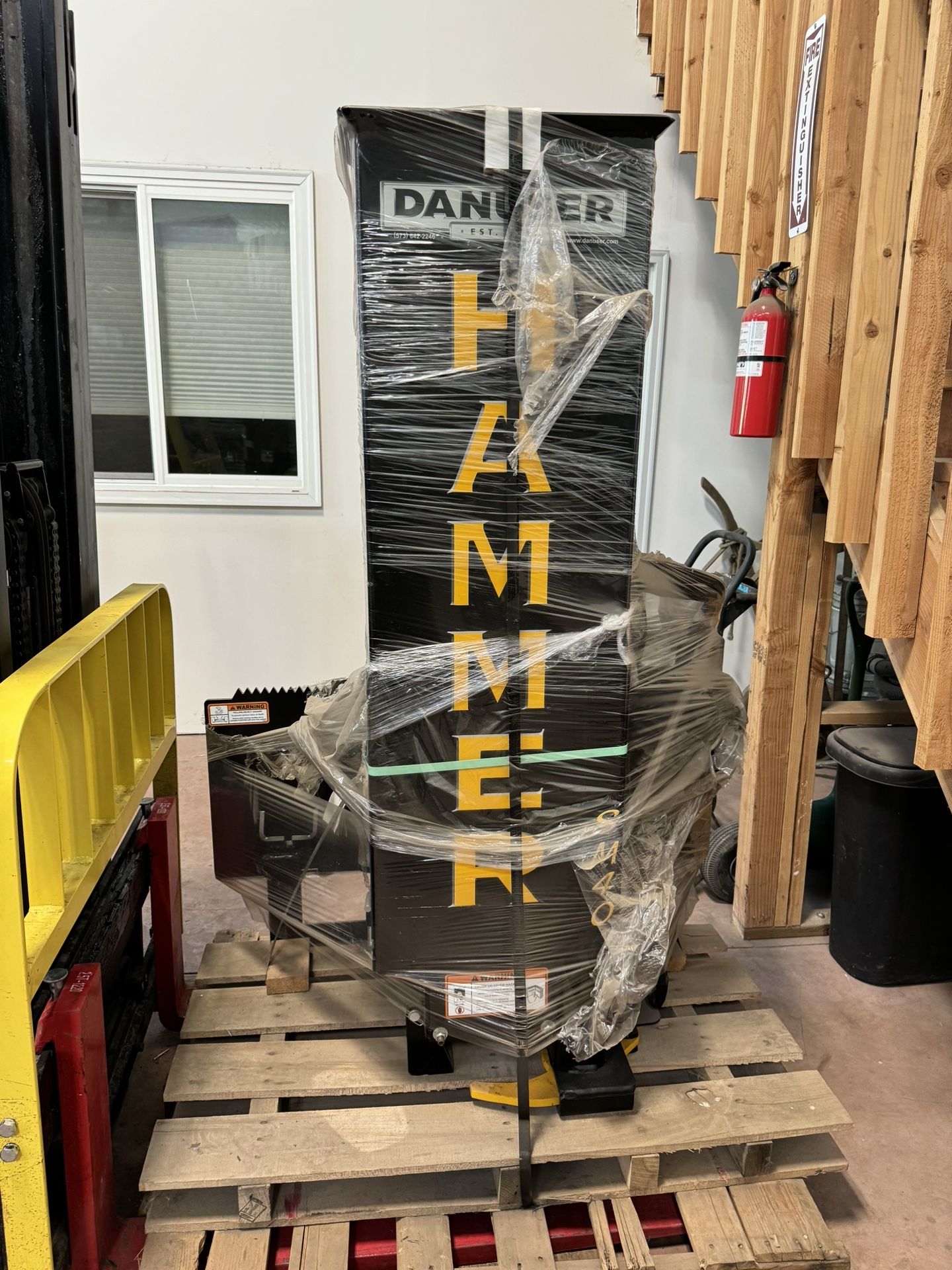 DANUSER HAMMER SM40 Post Driver With Grapple And Tilt
