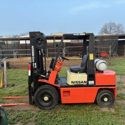 Nissan Forklift With Big Tires