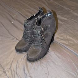 Mossimo Banana Heels