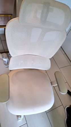 Off-White (Cream) Ergonomic Office Chair w/ Footrest & Lumbar Support
