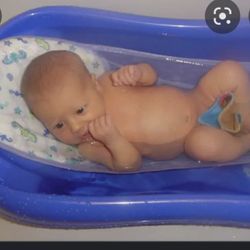 The First Years Sure Comfort Newborn To Toddler Tub
About this item
BABY BATH TUB: Three stages of transition from newborn to toddler, comes with a co