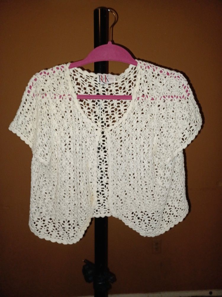 1980'S VINTAGE WOMENS HAND KNITTED LACE SHAWL/CARDIGAN 