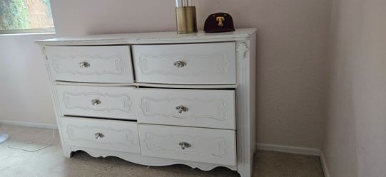 Dresser ashley