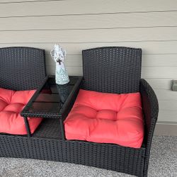 🌿 Outdoor Wicker Loveseat with Cushions & Table – Great Condition! 🌿