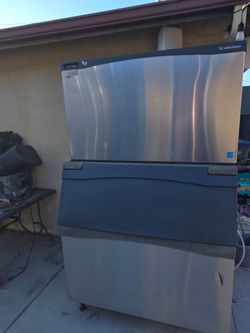 Scotsman prodigy ice machine $1000 obo . Makes 2400 pounds in a day.
