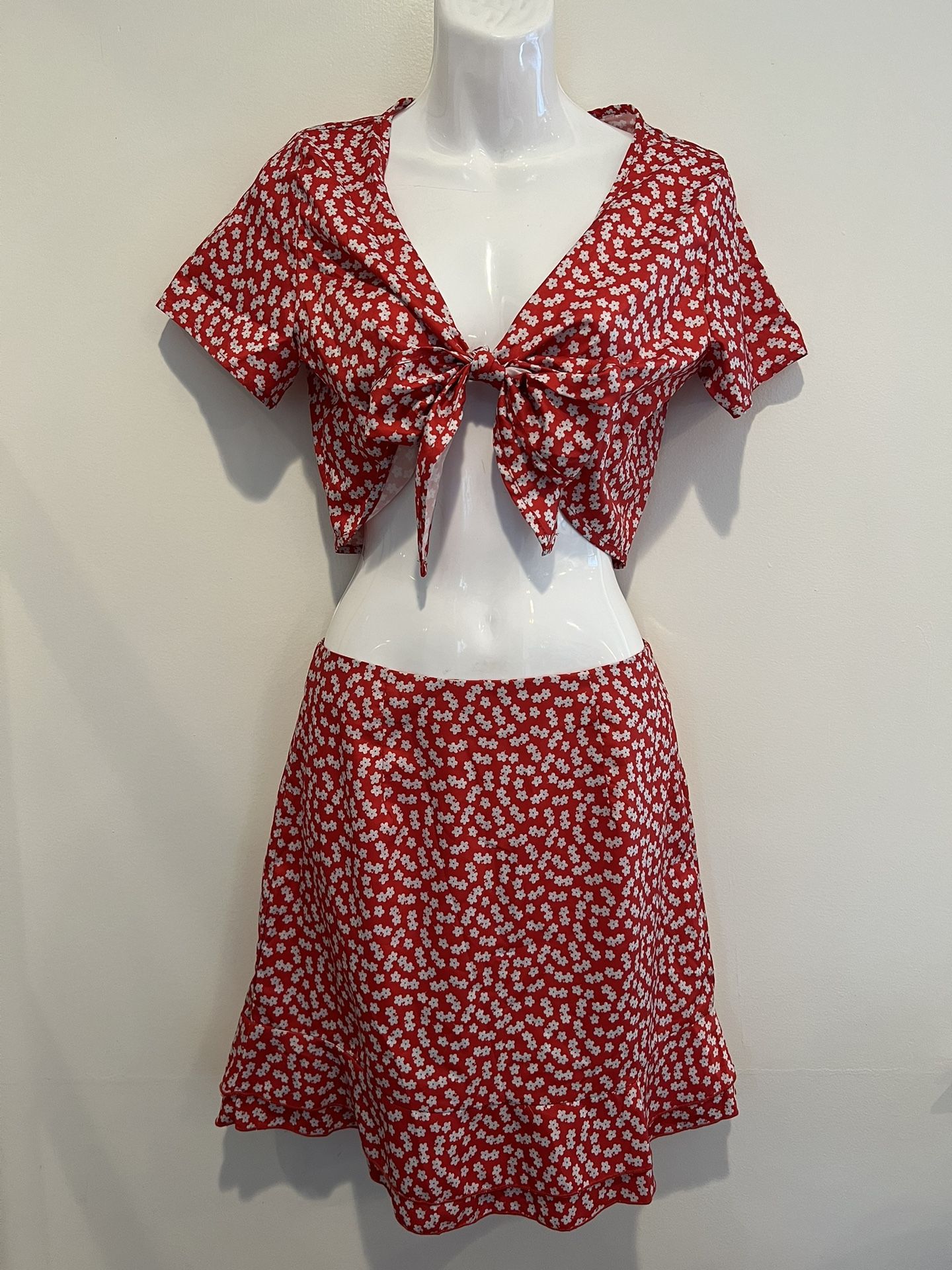 SHEIN / Women’s Two-Piece Floral Top + Skirt (Medium)