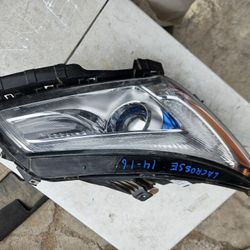 Buick Lacrosse Right Headlight Oem