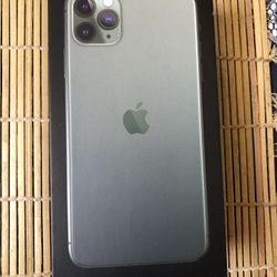 iPhone 11 Pro Max 256gb. Box only
