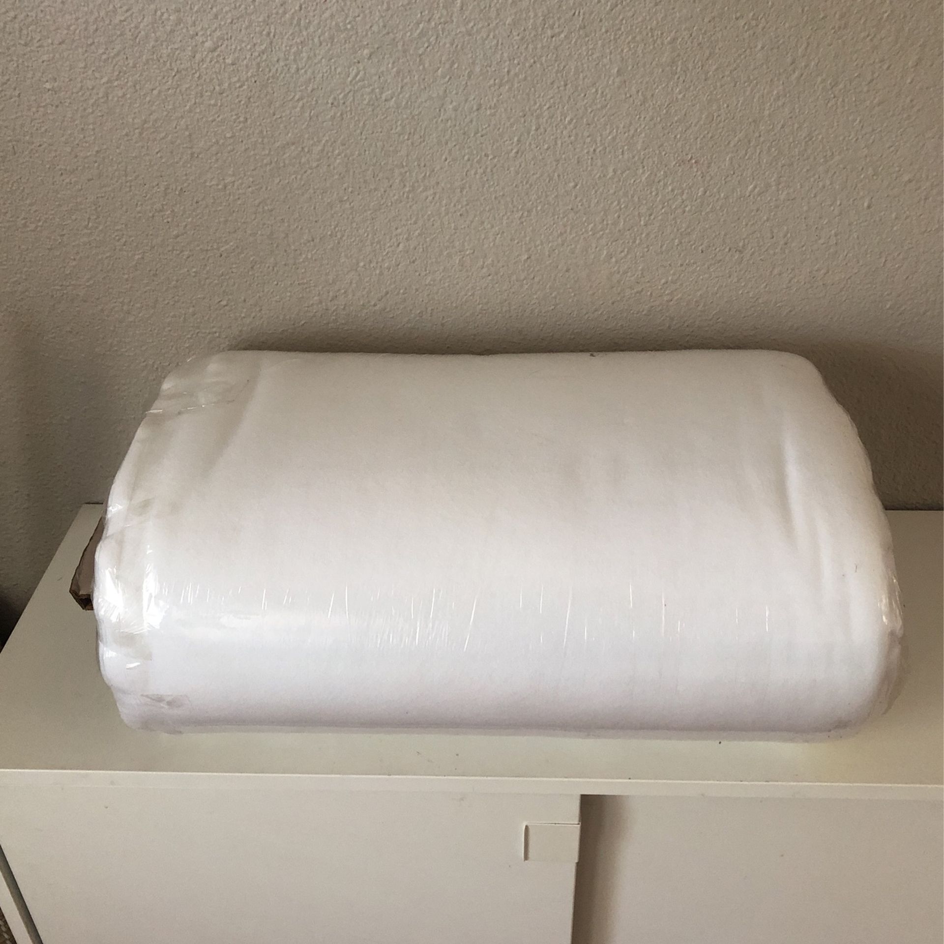 100% Polyester Style 9700 Width: 45" (114cm) Color: White, Yards 20 Yards by the Bolt