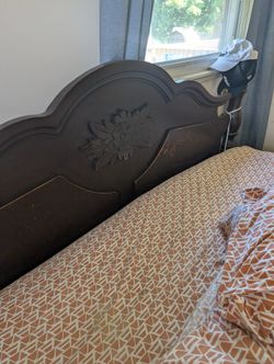 Solid Wood King Bedroom Set