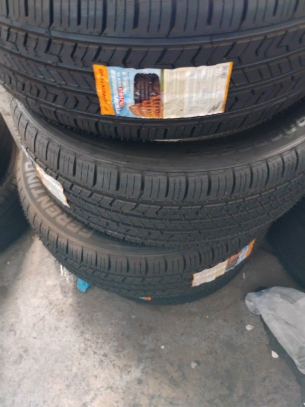 New Set Of 4 Tires 235 55 18 