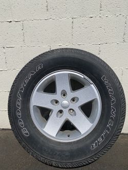 Goodyear Tire 255/75R17