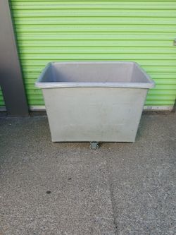 Rubber Made Rolling Tub 15 Cf 500 Lbs Max