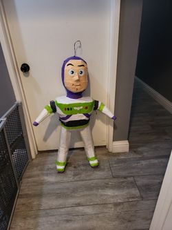 Buzz Piñata 