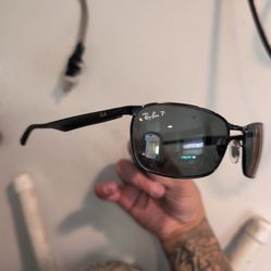 Like new ray ban