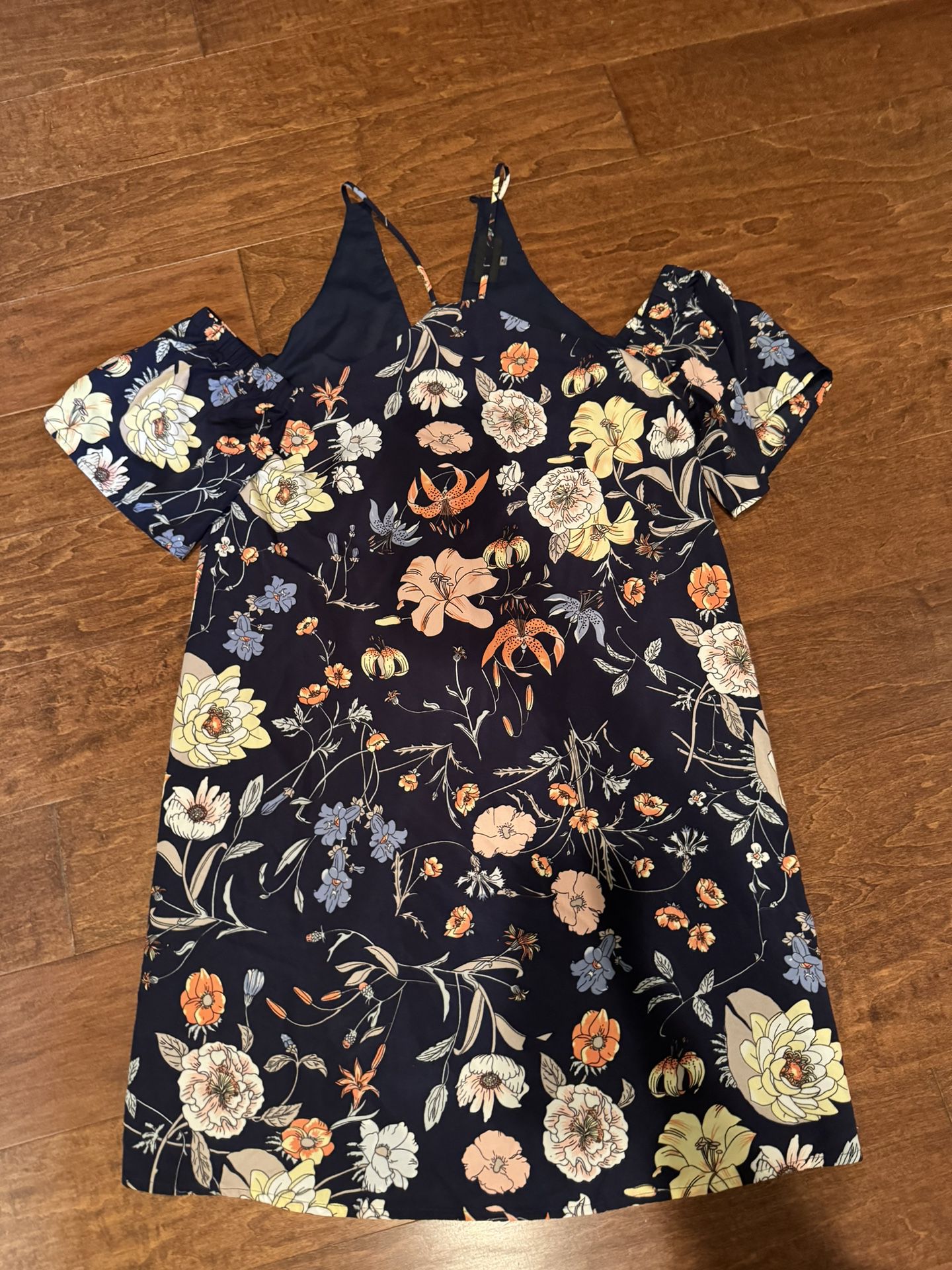 Woman’s Sugar Lips, Dress Floral Shipping Available Like New
