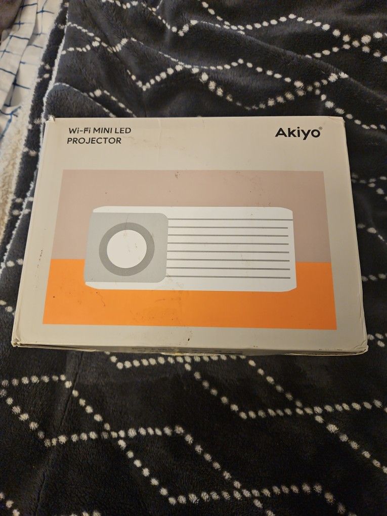 AKIYO WI-FI MINI LED PROJECTOR