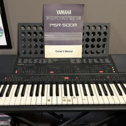 Yamaha PSR500M  Electronic Keyboard With Stand