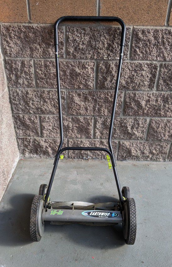 Earthwise 16-inch Reel Lawn Mower (Make Offer) for Sale in Tacoma, WA -  OfferUp