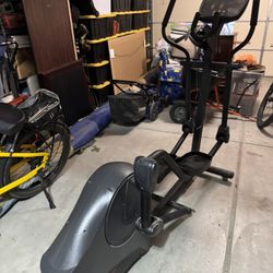 Life Fitness Electric Elliptical Fitness Machine