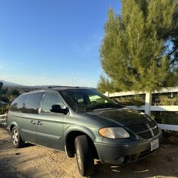 2005 Dodge Caravan
