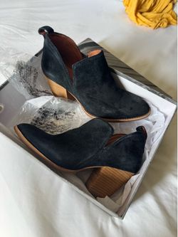Jeffery Campbell shows