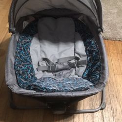 Travel Bassinet And Changing Station 