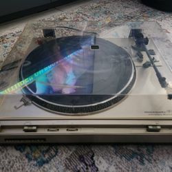 Marantz TT-2200  Drive Turntable  Vintage Record Player 