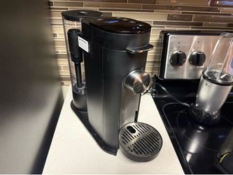 Ninja coffee maker (both pods and ground coffee)