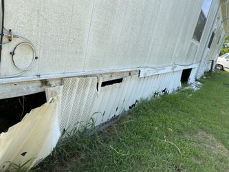 Siding/Skirting Mobile Homes