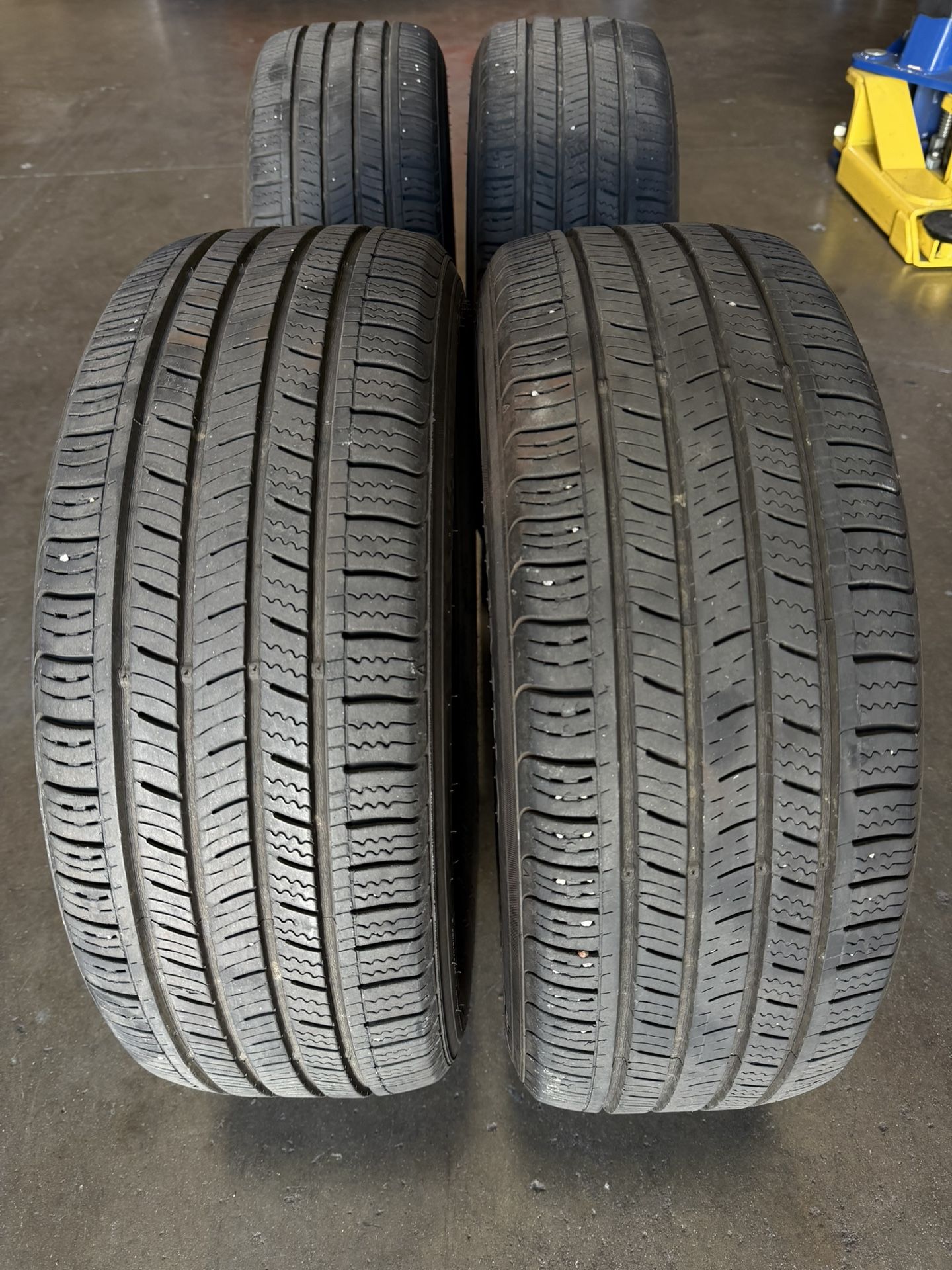 Used Set Of 4 Tires 195/60/15 Kumho Solus 195 60 15