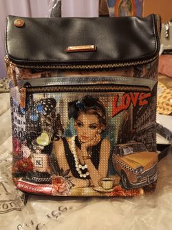 Burto Nicole Lee