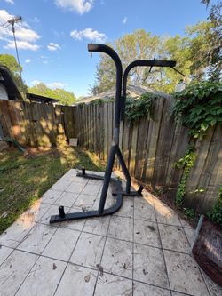 Everlast punching bag stand