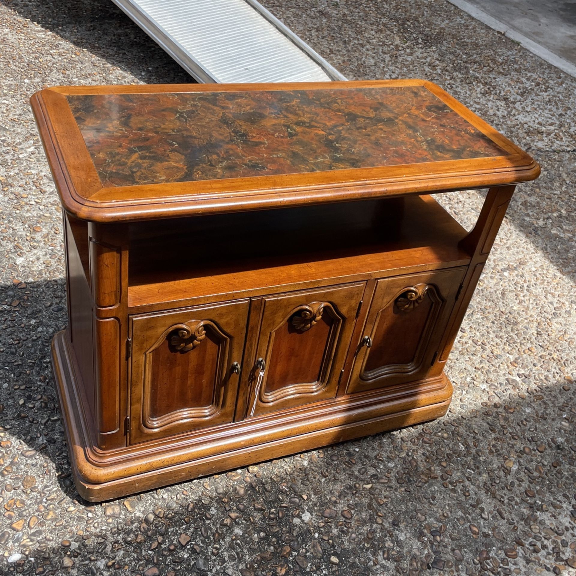 Real Nice Marble Selfie Table