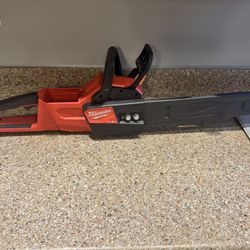 Milwaukee M18 Fuel 16” Chainsaw 