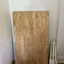 READ LISTING - Farmhouse Dining Table & 4 Chairs 