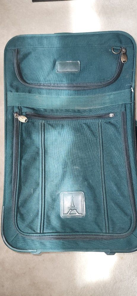 TRAVELPRO CARRY ON LUGGAGE