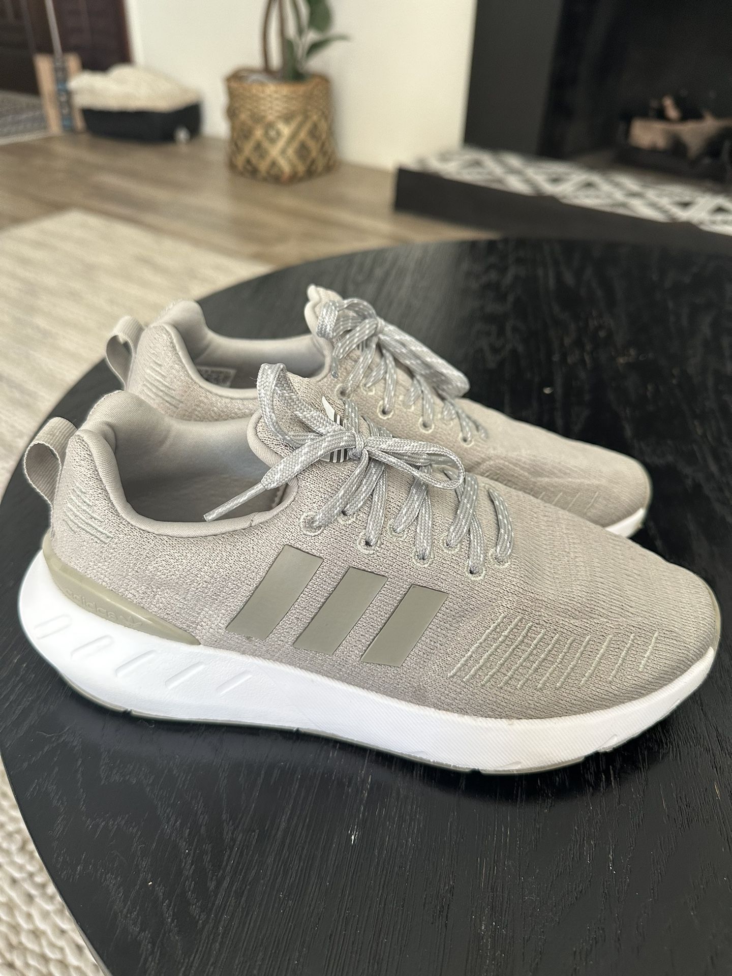 Adidas Swift Run 22 Men’s 6 Women’s 7 In Sesame