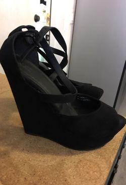 Black strappy peep-toe
